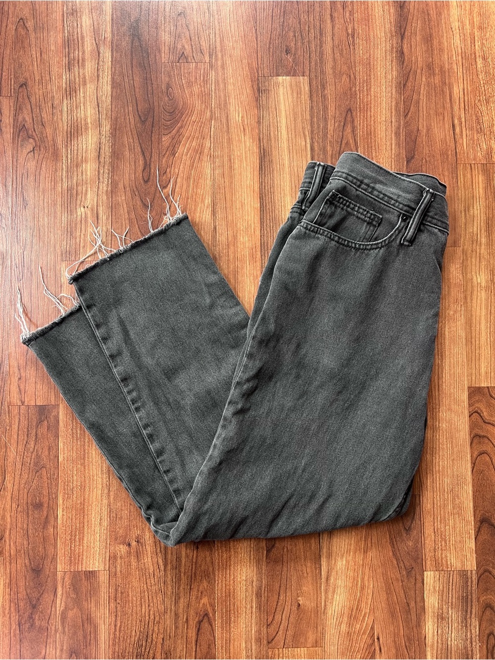 BDG Urban Outfitters Bow Fit Jeans 29x30 Charcoal Black Raw Hem